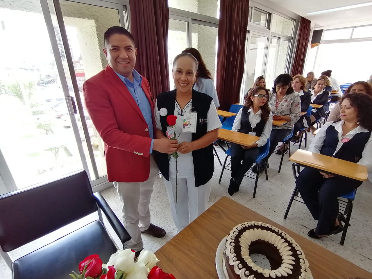 Las secretarias son pieza fundamental en la organización de agendas y