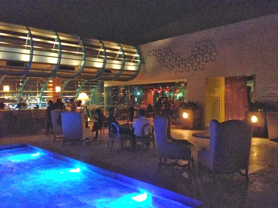 Best Bar In 8vo Rooftop Bar Best classy cocktail bar in San Jose