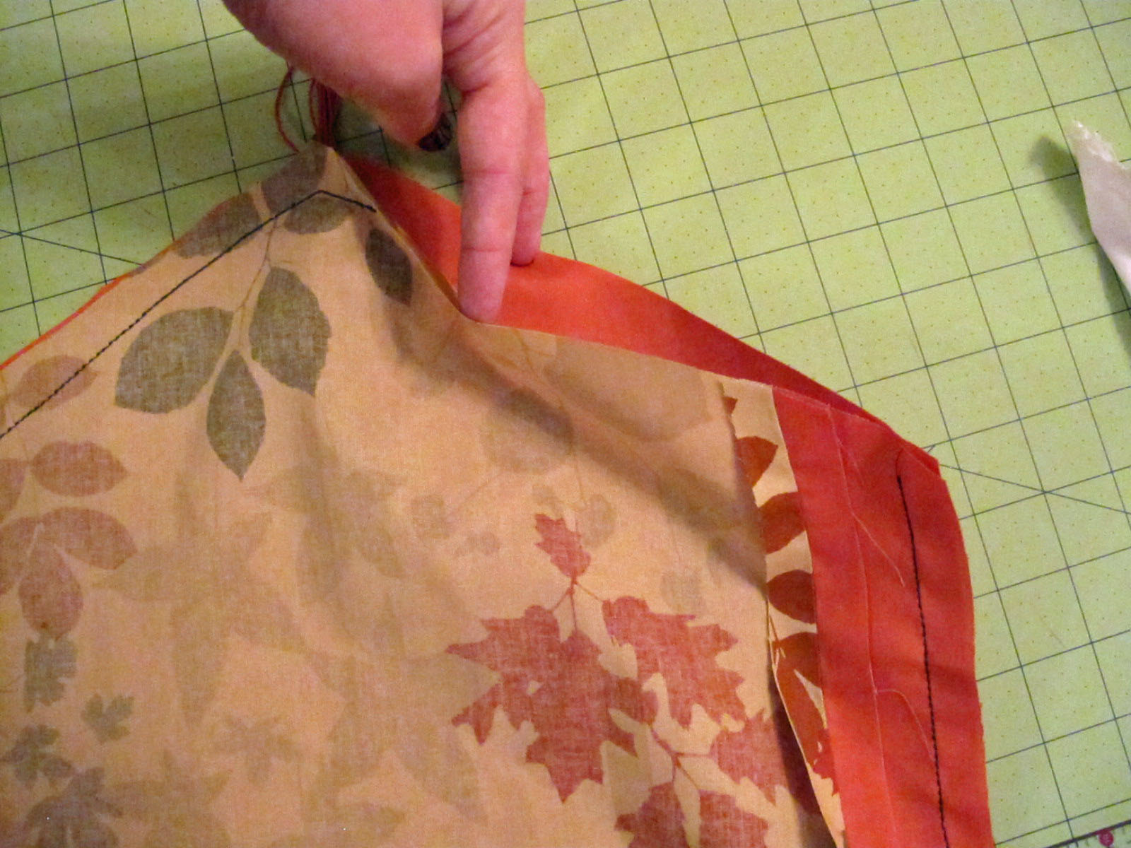 Crafty Capable Table Runner Tutorial crafty-capable-table-runner-tutorial
