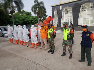 Penyemprotan Disinfektan Sasar Gang dan Jalan Kecil di Kota Cirebon Penyemprotan Disinfektan Sasar Gang dan Jalan Kecil di Kota Cirebon