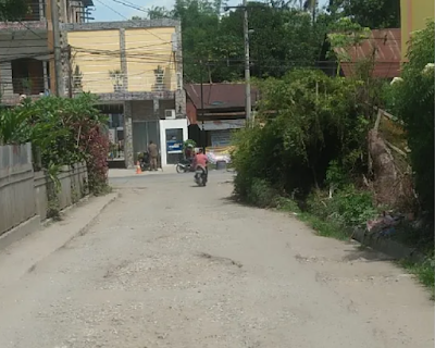 Jalan Partahan Bosi Pasar Laguboti Butuh Perbaikan