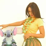 Andrea Rincon, Selena Spice Galería 13: Hawaiana Camiseta Amarilla Foto 15