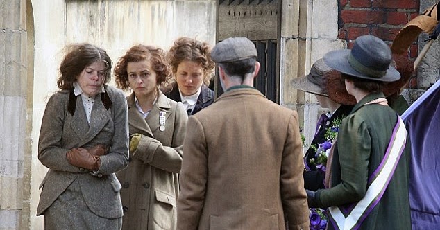 Word on the Streep: New pics from set of 
