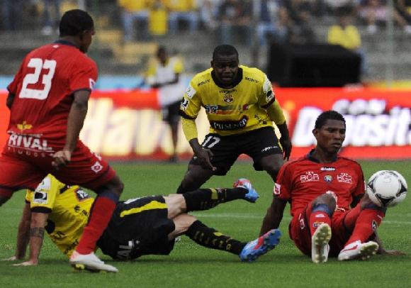 Barcelona vs El Nacional 28 de julio 2013 | Campeonato Nacional de Ecuador | Fansese