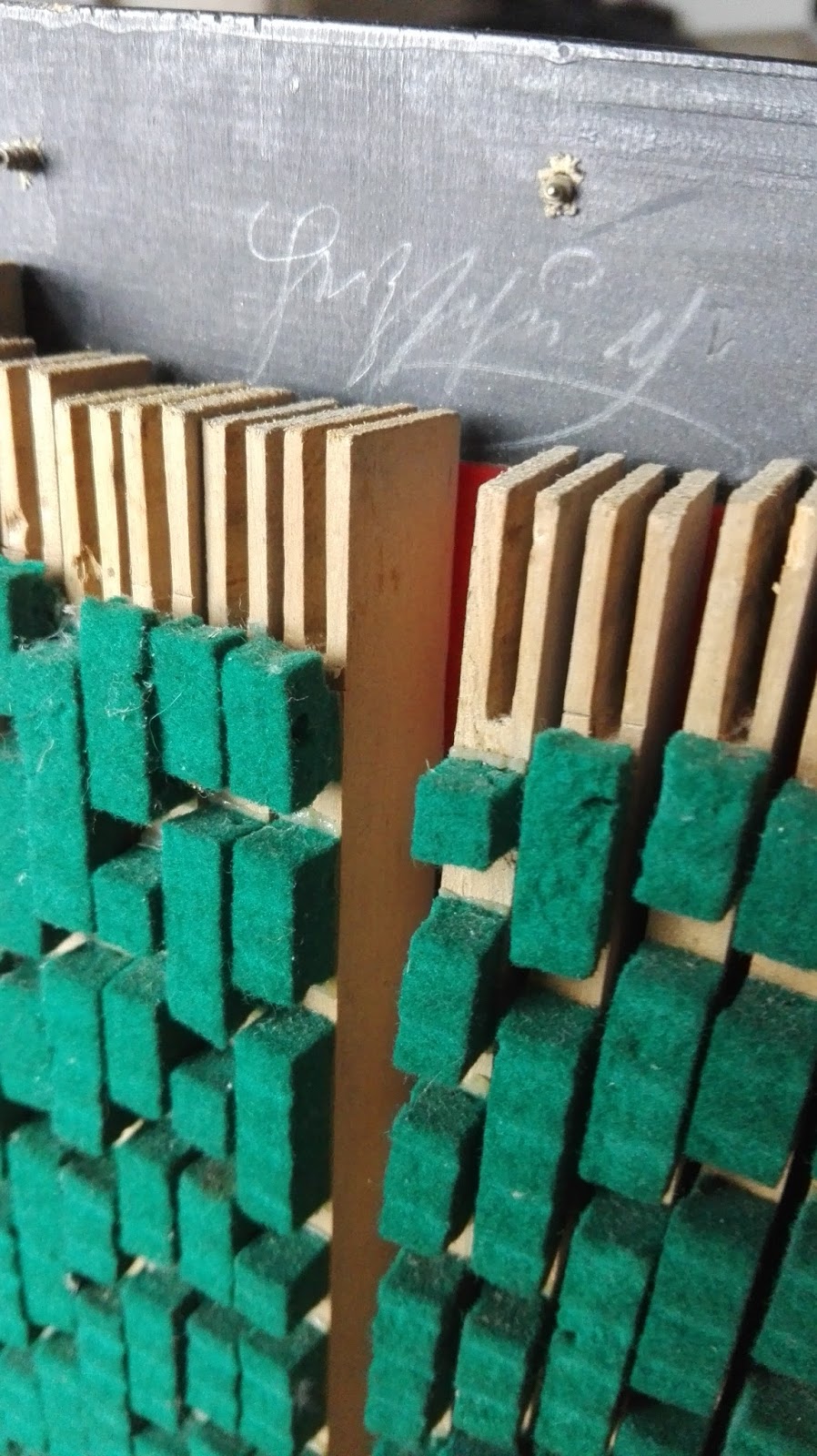 The Müller Autoharp Restoration Project Removing the chord box