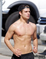 Garrett Clayton ejercitándose SIN CAMISA en Santa Monica ~ Hollywood Style!