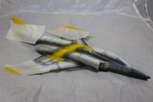 Montage pas à pas du F-4B Phantom II d'eduard au 1/48. F-4B Phantom II,Eduard 1/48, La réalisation de la décoration.