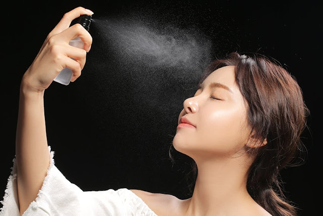 Cách chăm sóc da khi làm việc trong môi trường máy lạnh Cham-soc-da-khi-lam-viec-may-lanh-2