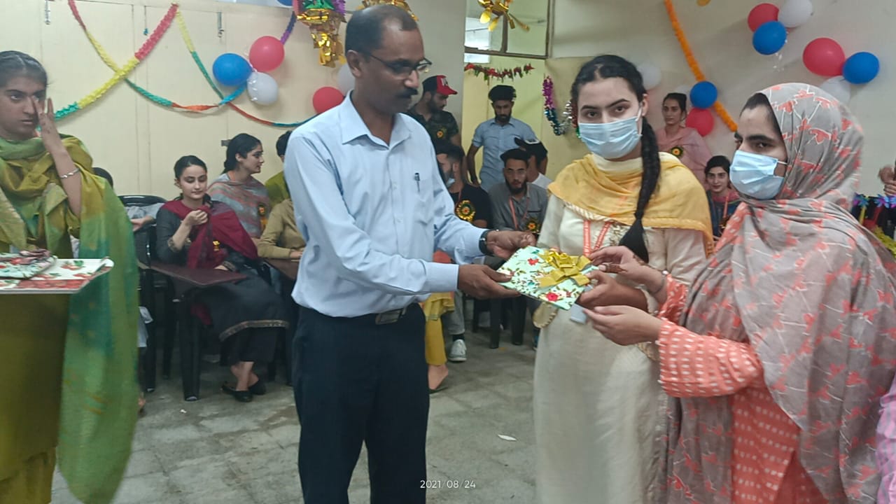 Adesh Institute of Paramedical Sciences, Bathinda celebrated ‘Teej’ with Great Enthusiasm