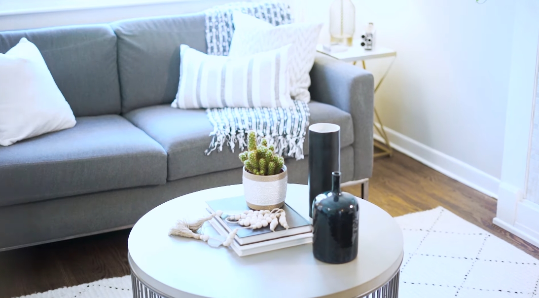 21 Photos vs. 311 Victoria Park Ave, Toronto Interior Design Home Tour