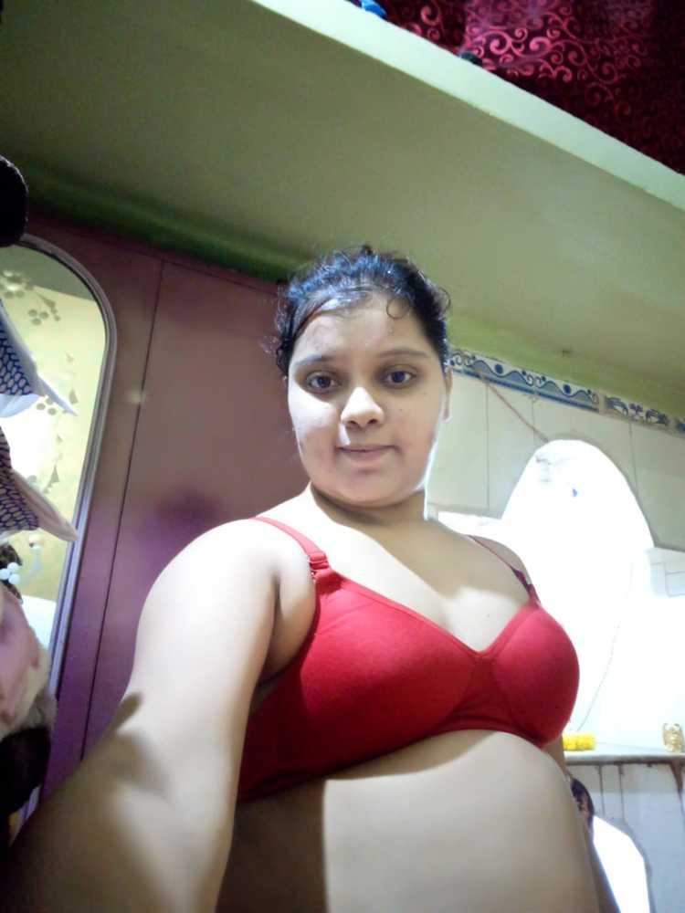 Desi Cute Bhabhi From Kolkata Taking Nude Selfie 3