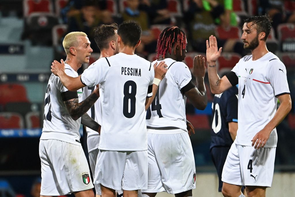 Italy 2021-22 Away & Goalkeeper Kits Released - Footy Headlines