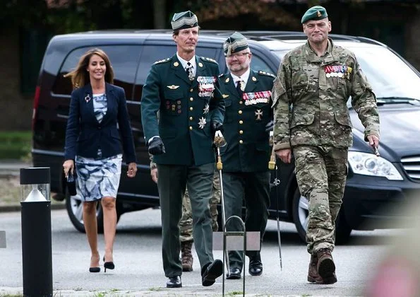 Prince Joachim and Princess Marie visited Hærens Sergent School in Varde. Prince Nikolai in the Royal Danish Army. Hugo Boss dress