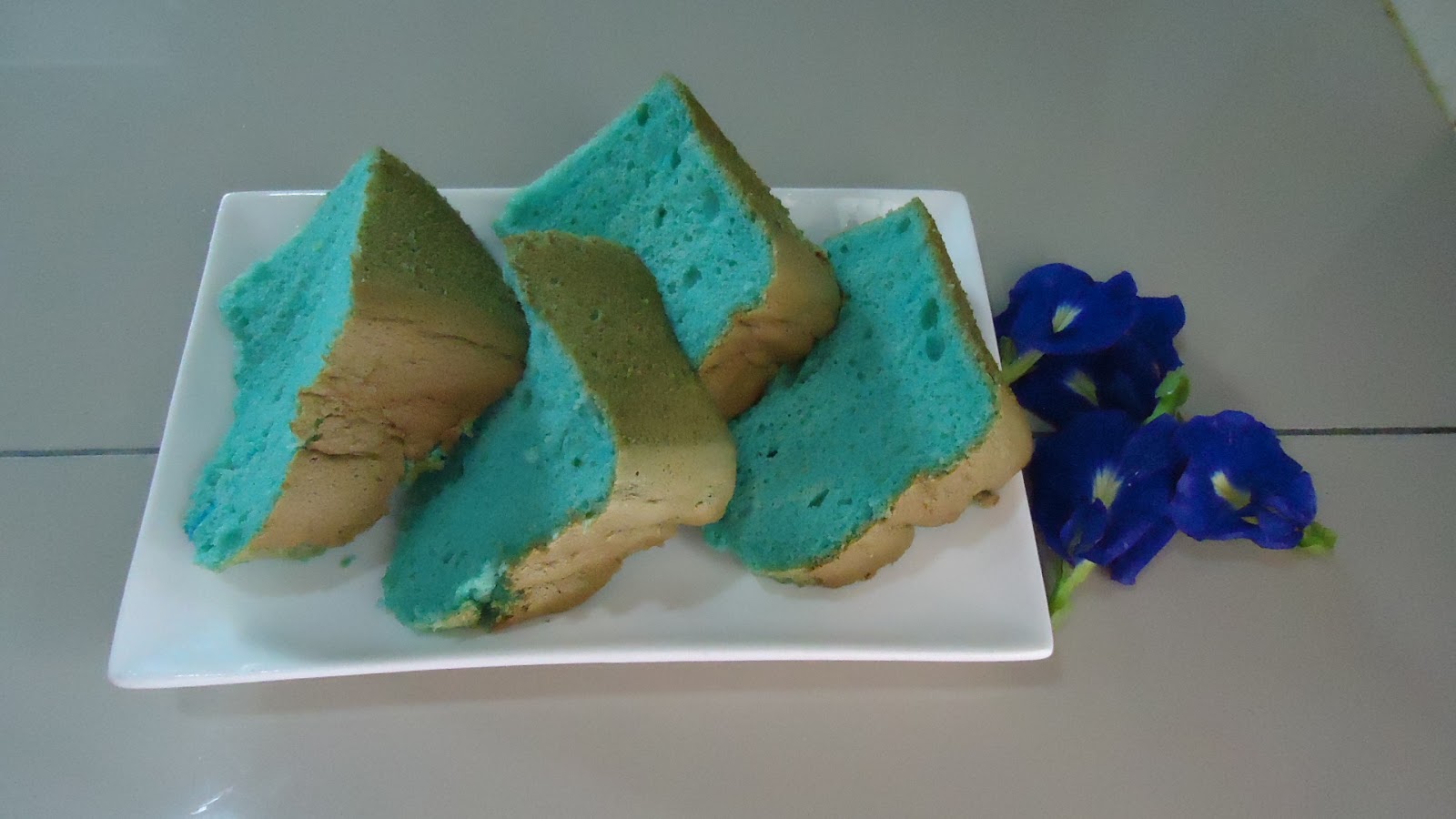 Zara ♥ Baking BLUE PEA FLOWER CHIFFON CAKE