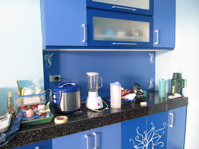 Kitchen Set Biru Dengan Motif Bunga + Furniture Semarang