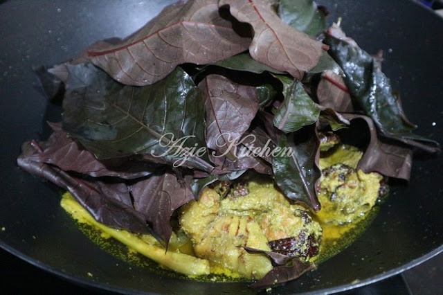 Rendang Itik Salai Dengan Daun Puding 