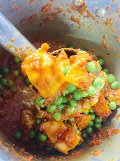 peas-potato-(mutter-aloo)-sabzi-step-2(10)