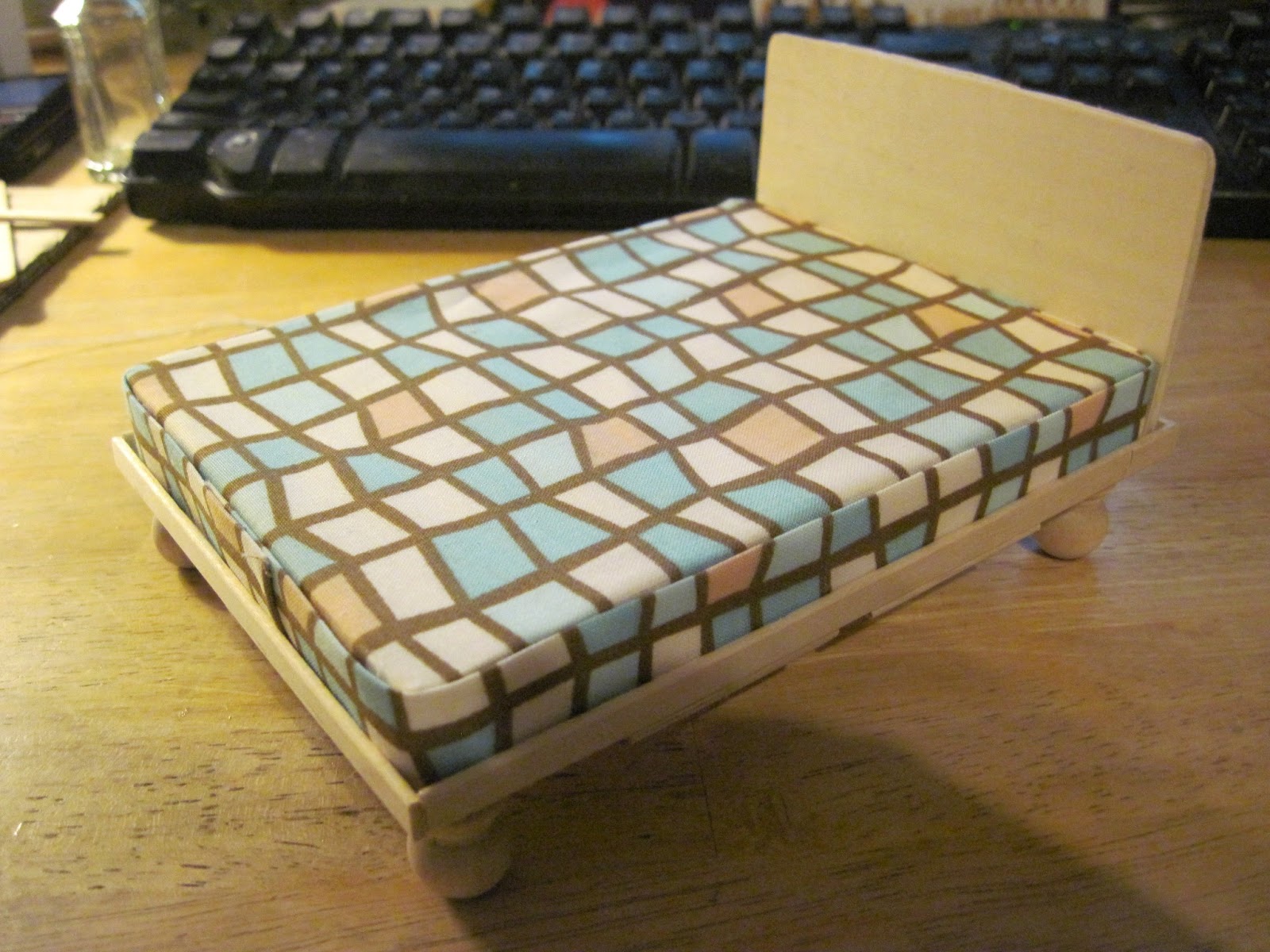 beyondbaffled... DIY Dollhouse Bed