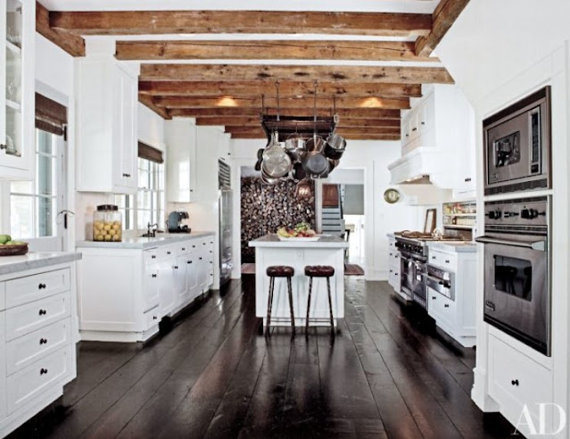 kitchen backsplash with white cabinets pictures