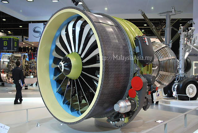 Engine Display Paris Air Show