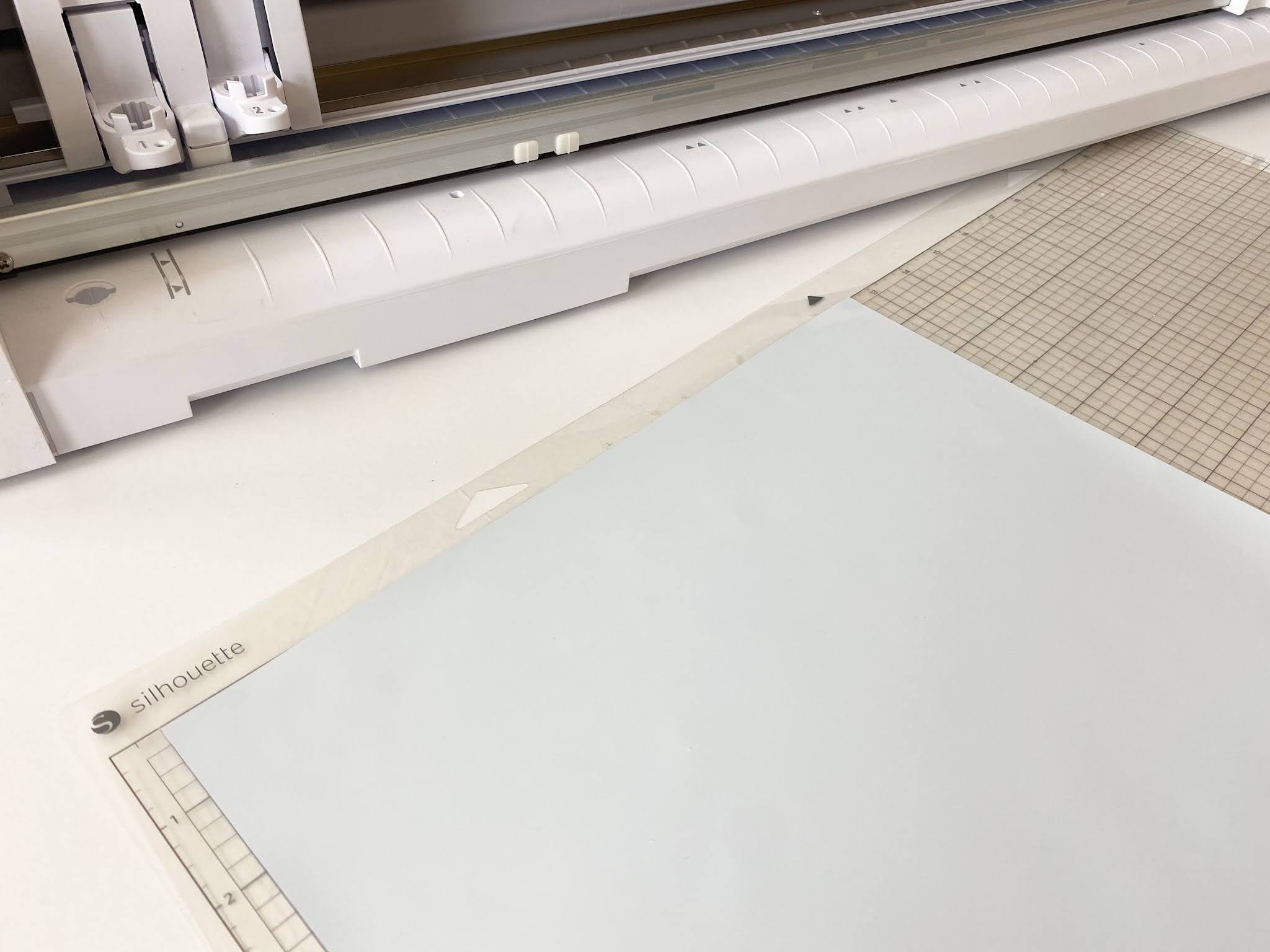 How to Load Vinyl in Silhouette CAMEO 4 Pro Silhouette School