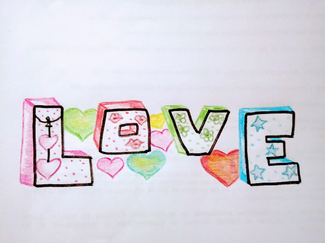 Love con letras dibujadas de corazones , flores, estrellas