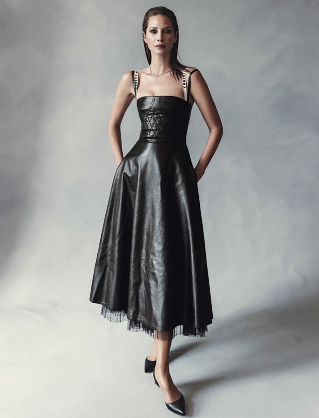 lugt navn kabine Asha Terne: Sort "new look"-Dior-kjole i læder