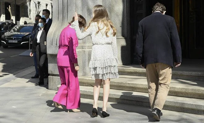 Crown Princess Leonor wore a mirta print dress from Poeta. Leonor, Princess of Asturias