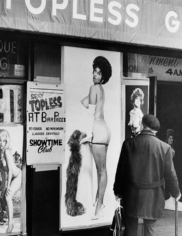 640px x 828px - Vintage Photos Capture Times Square's Depravity in the 1970s and 1980s ~  Vintage Everyday