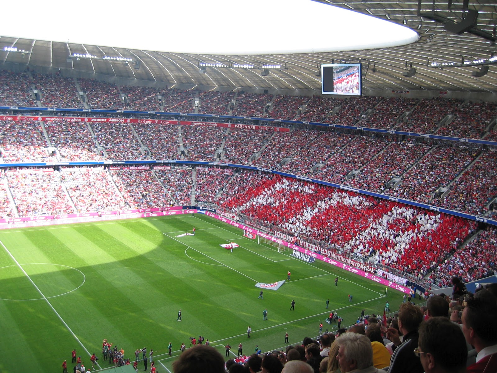 Bayern München and Allianz Arena | Awin Language