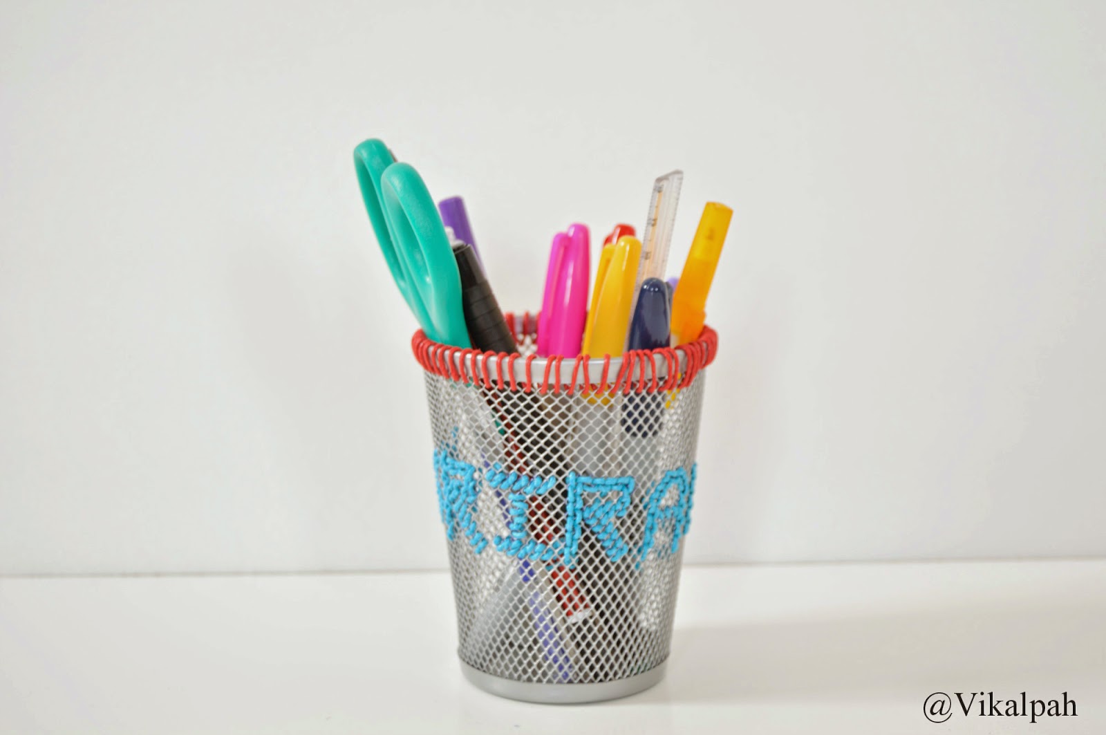 Vikalpah Revamped Dollar store pen holder and How to gift wrap it like