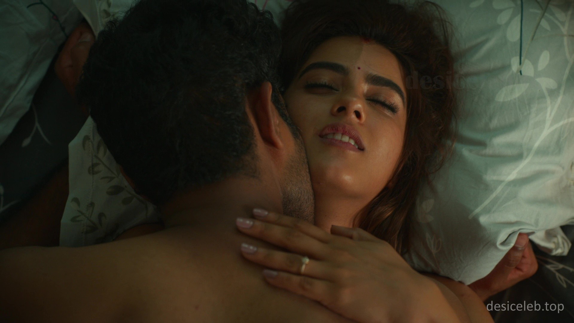 Kavya Thapar Hot Romance Scene in Ek Mini Katha, Kavya Thapar topless bath, Kavya Thapar backless nude, Kavya Thapar sex scene, Kavya Thapar moan