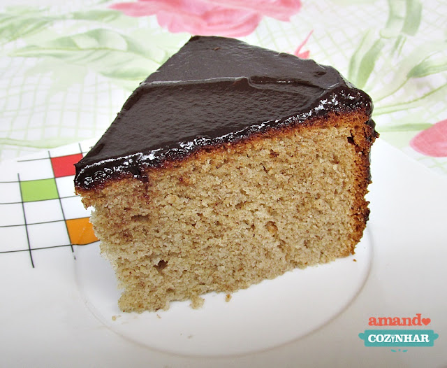 Receita Bolo de banana e canela com cobertura de chocolate