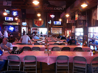 Rudy's Country Store Bar-B-Q BBQ Barbecue Barbeque Denton Texas