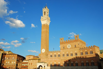 Siena-palazzo pubblico-torre del Mangia