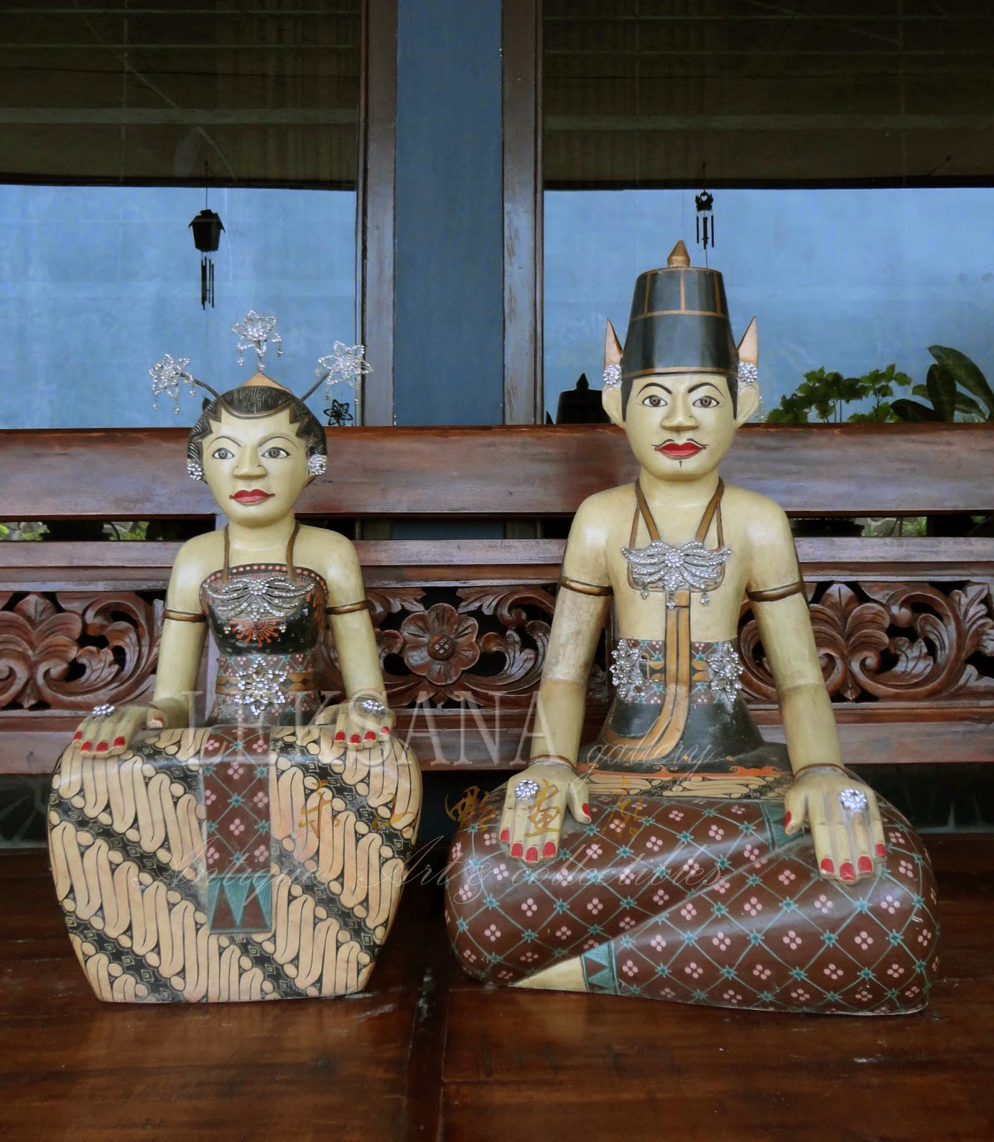 LEKSANA gallery LORO BLONYO