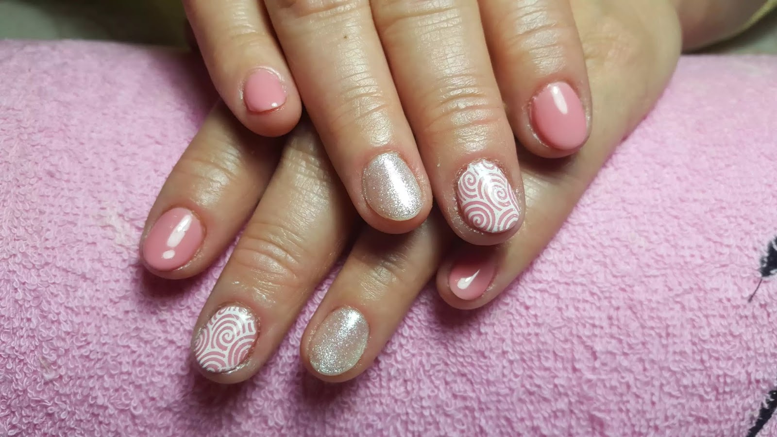 Colour your life Soakoff gel nails