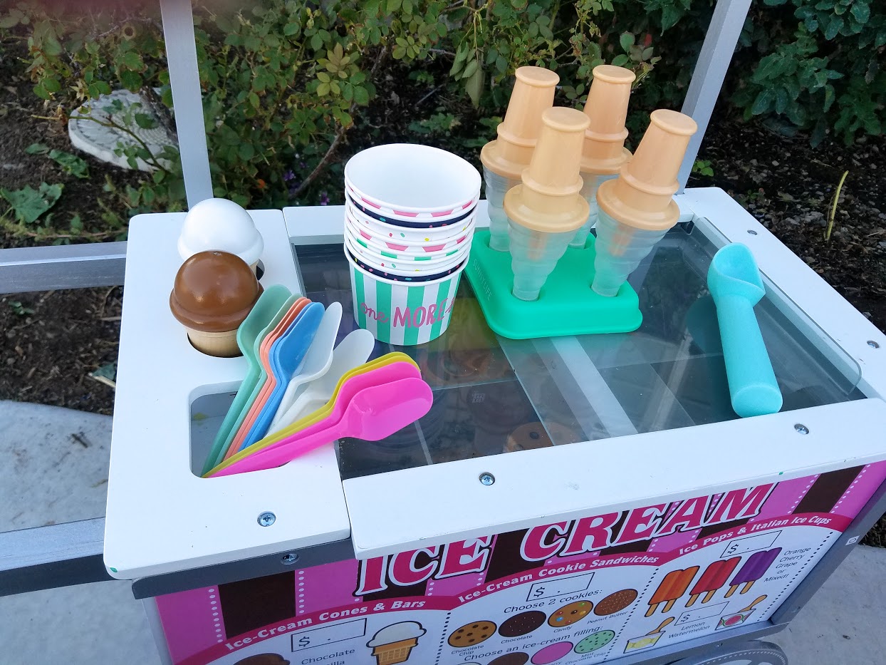 Candlelight Supper ICE CREAM FUNCHILDREN'S TABLE