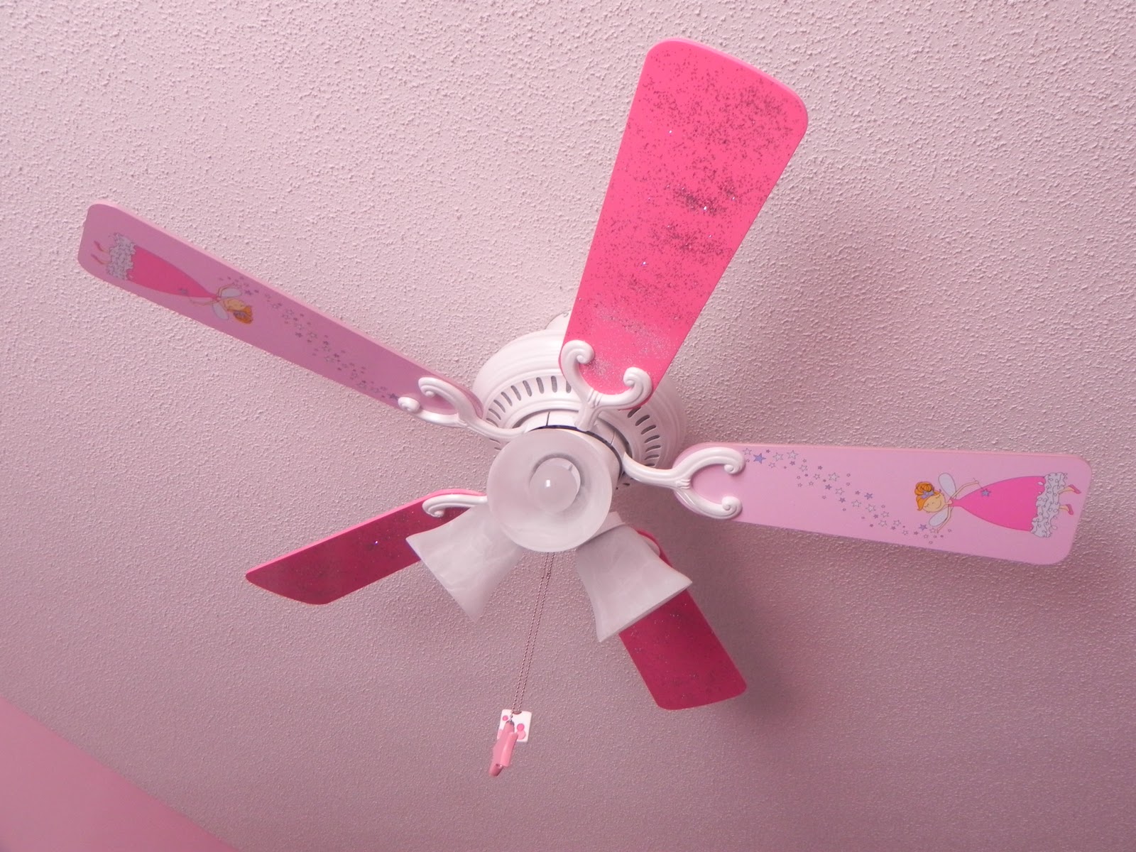 The Teeny Tiny Mommy Fan Fun