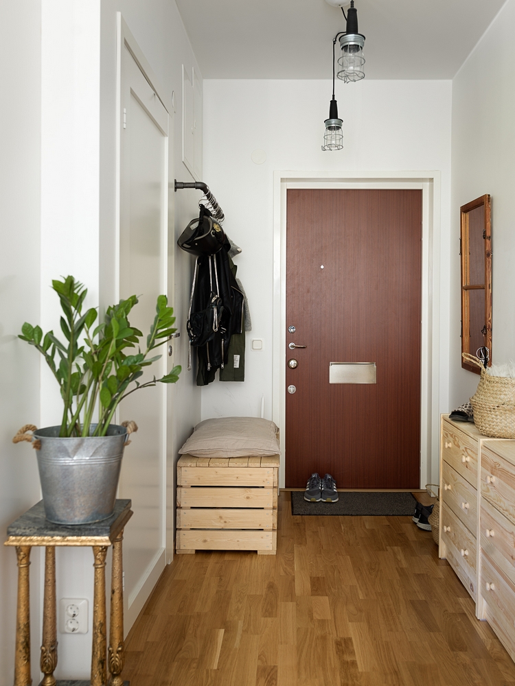 Timeless Clean-Lined and Relaxed Interiors