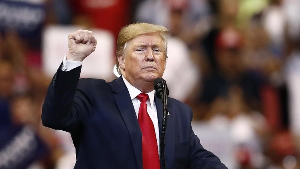 Nge-Tweet Pakai Aksara Persia, Trump Dukung Demo Rakyat Iran Nge-Tweet Pakai Aksara Persia, Trump Dukung Demo Rakyat Iran