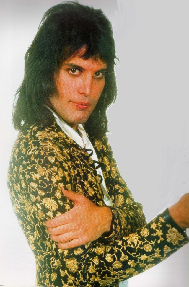 40 Fabulous Vintage Photographs of a Young Freddie Mercury in the 1970s Vintage Everyday
