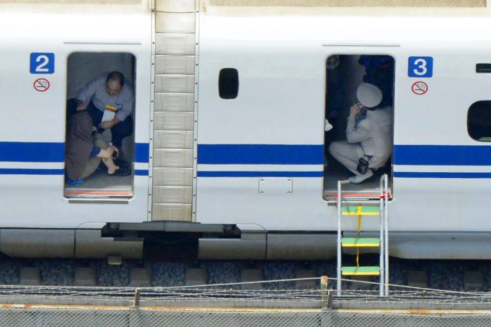 Passenger sets self on fire on Japan bullet train,Tokyo, Japan, Injured, Suicide Attempt, 