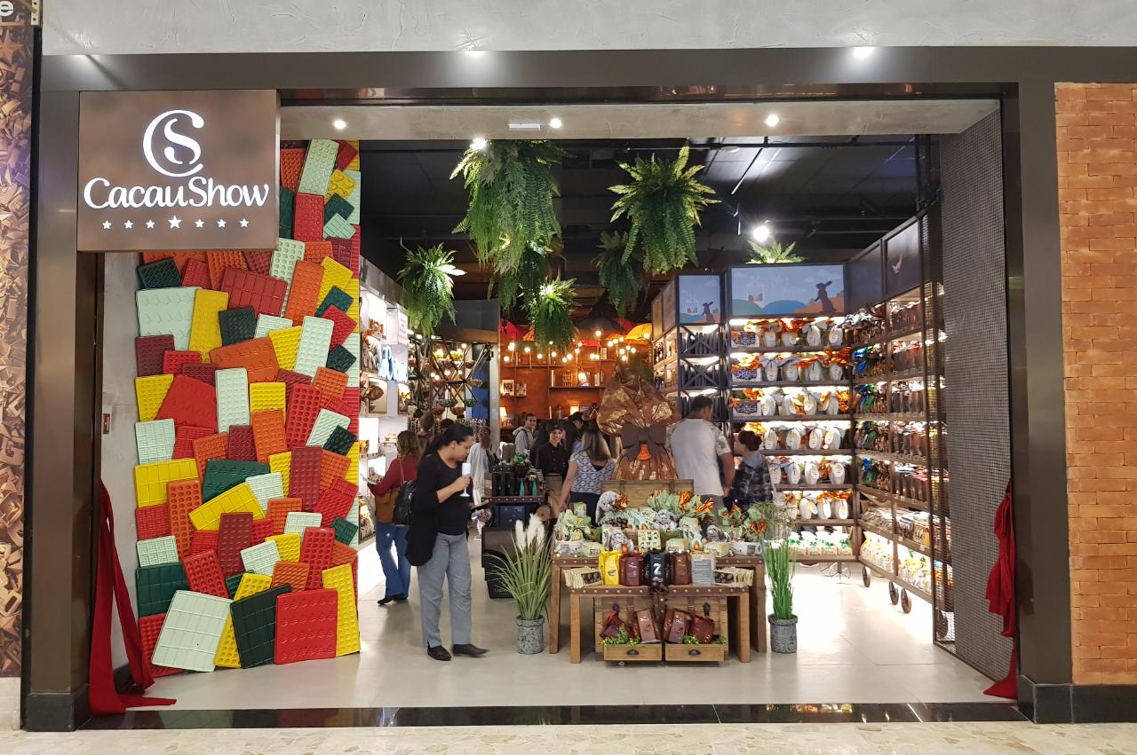 Cacau Show Mega Store - Hoje inauguramos mais uma Super Store! Nossa nova  loja fica no Shopping Catuaí em Londrina no Paraná. Venha nos visitar!  #MegaCacauShow #AmoIgualChocolate