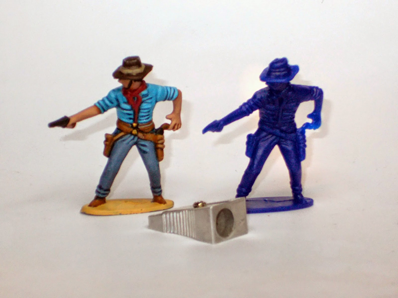 Ubique Cheap Plastic Cowboys