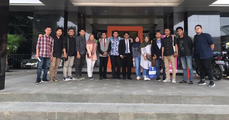 Foto Raih Gelar Sarjana Ilmu Politik, Emyr Lulus Sidang Skripsi Dengan Nilai