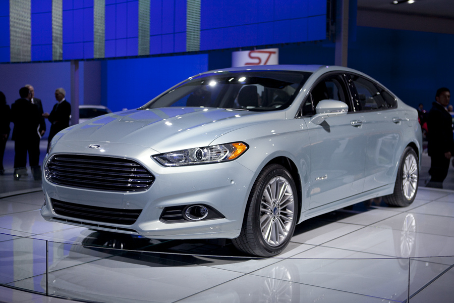 Ford Fusion Hybrid head Light connecting