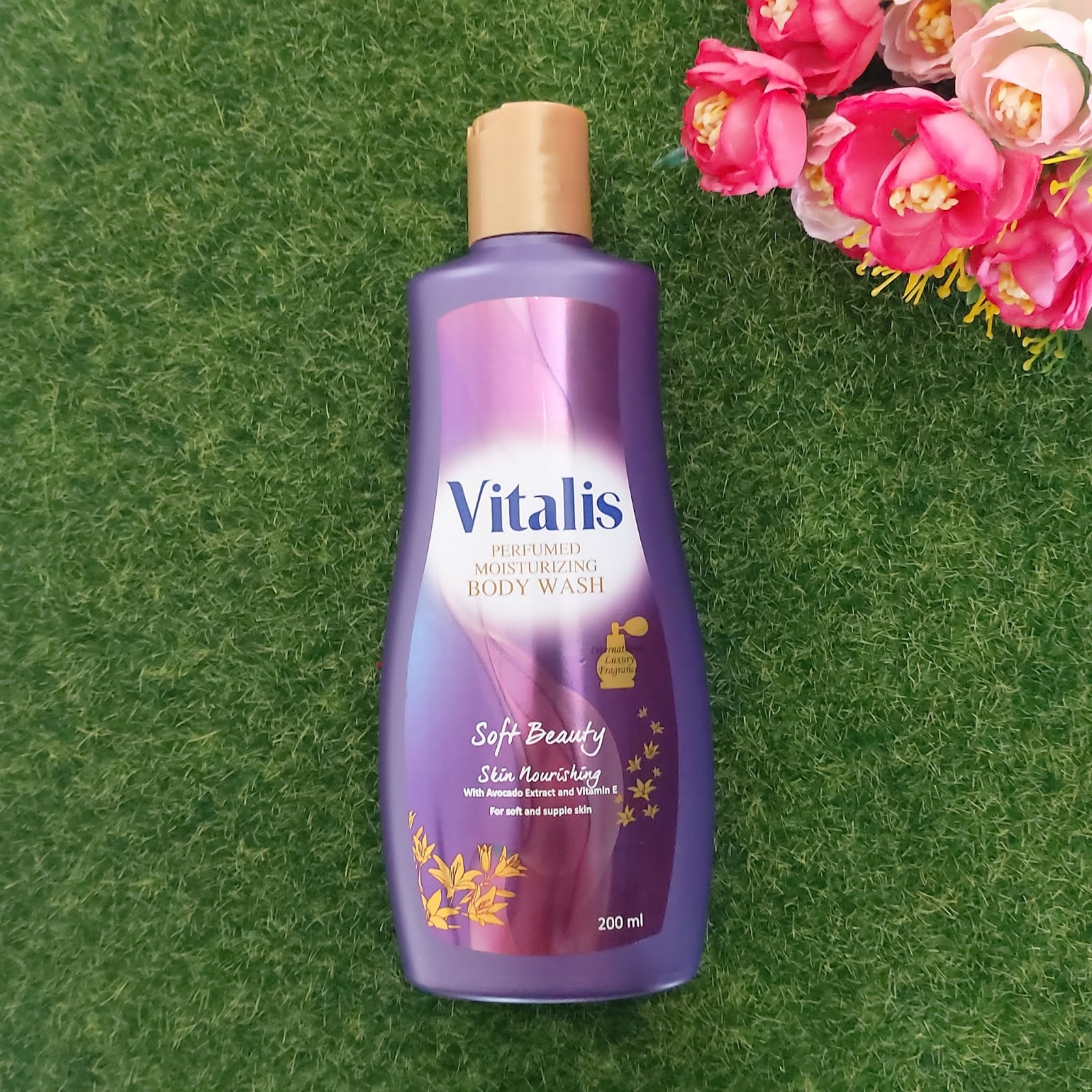 vitalis-perfumed-moisturizing-body-wash-soft-beauty