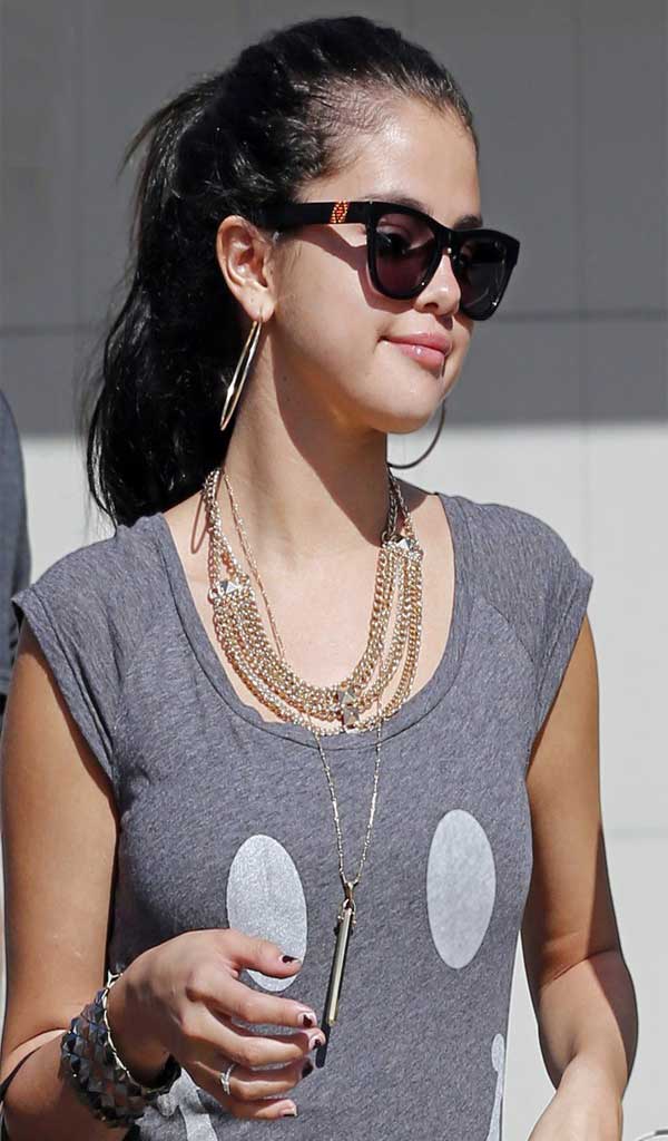 Selena Gomez Ponytail Celebrities style