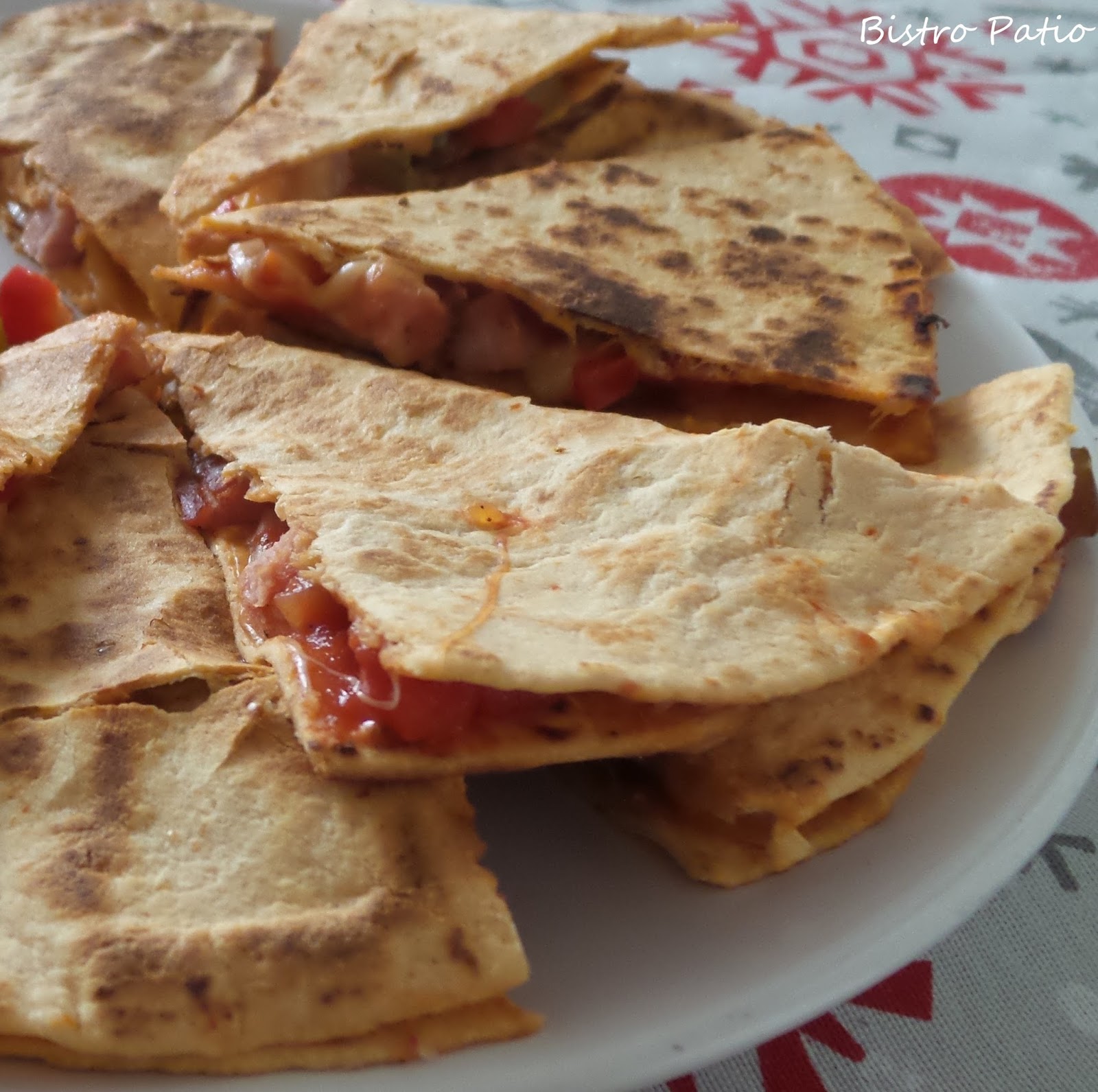 Bistro Patio Quesadilla zapiekana tortilla z szynką i serem